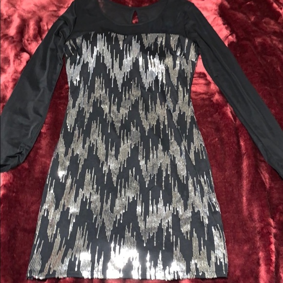 Dress - Picture 2 of 3